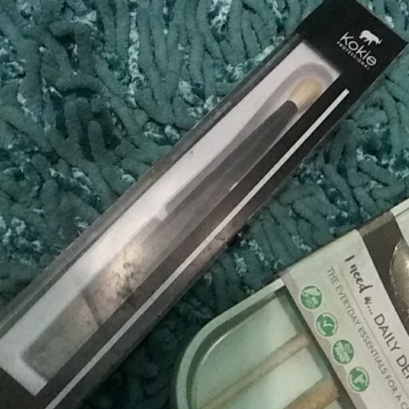 Makeup brush bundle - Picture 2 of 3